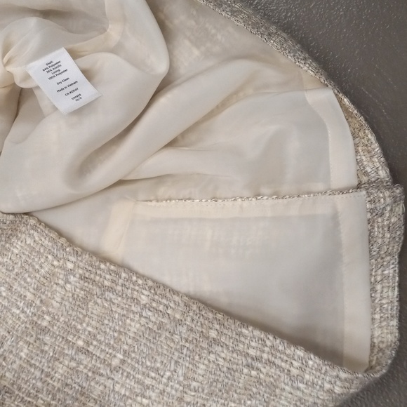 Gorgeous Oatmeal Colored, Fully Lined Skirt - Picture 8 of 12